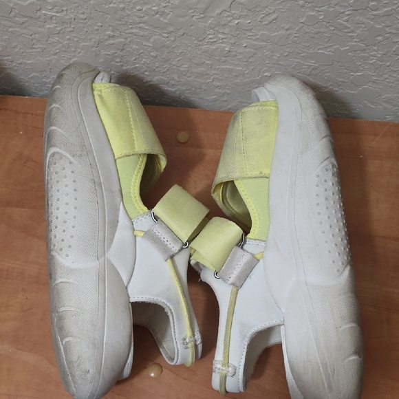 UGG Women's Sandals in Yellow and White - Picture 9 of 11